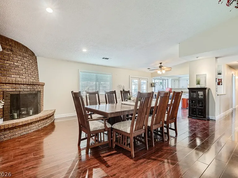 5945 N El Capitan Way — Photo 16
