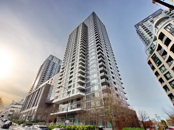 5515 Boundary Rd #2301, Vancouver, BC V5R 0E3