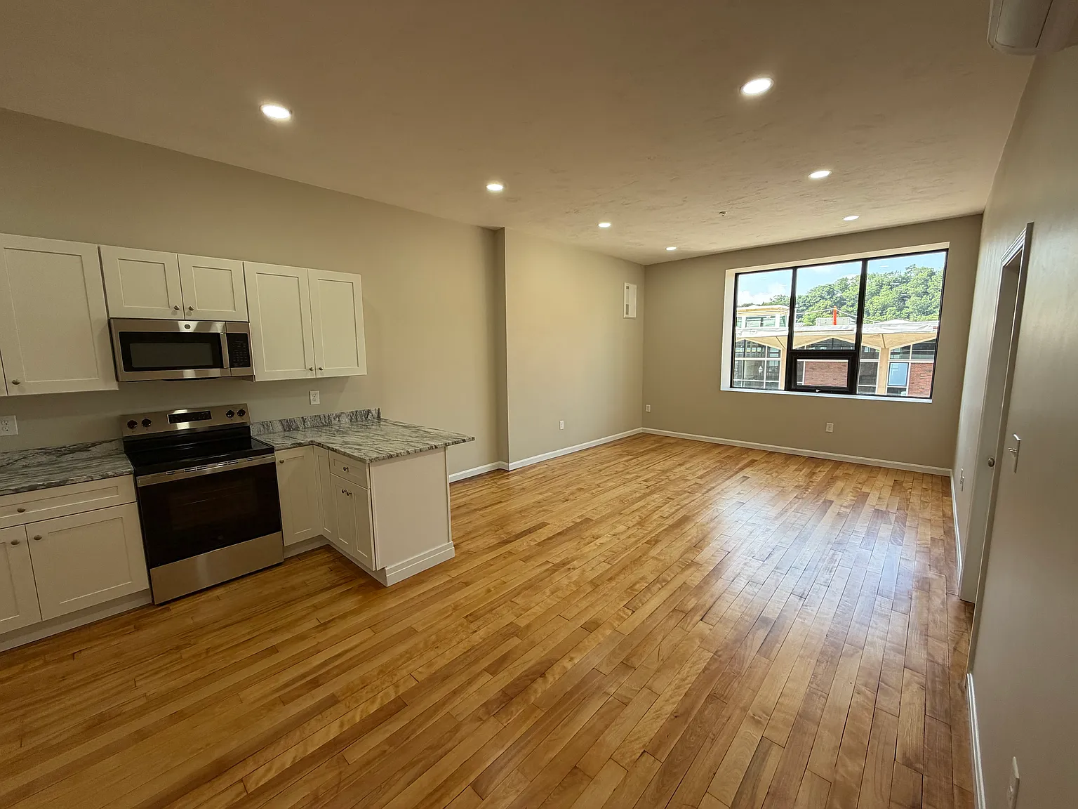 2 bed, 1180 sqft, $2,195 — Photo 4