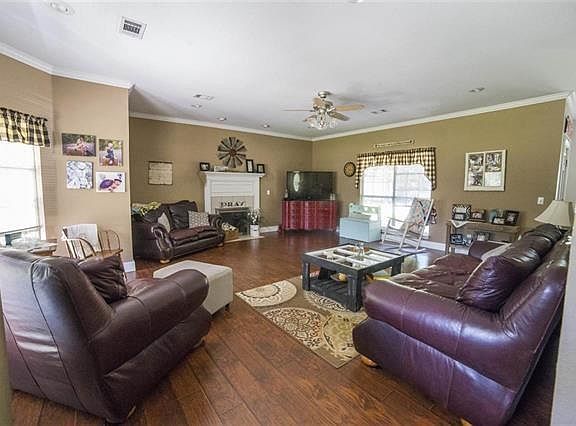5th image of 292 Wooded Hills Dr