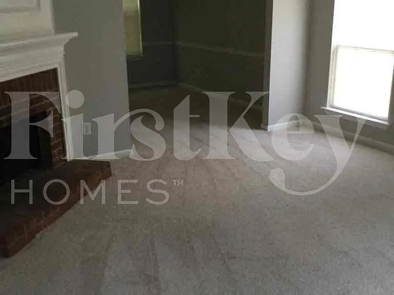 1138 Summerstone Trce — Photo 2