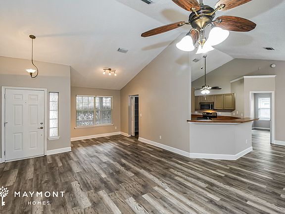 3rd image of 305 Tara Glenn Ln