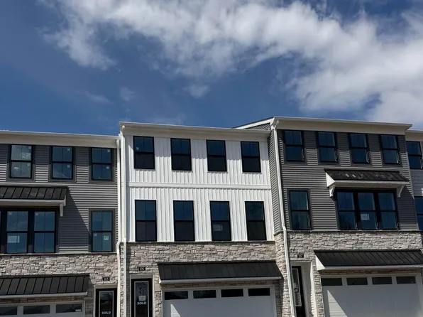 105 Brianna Ct, Chalfont, PA 18914