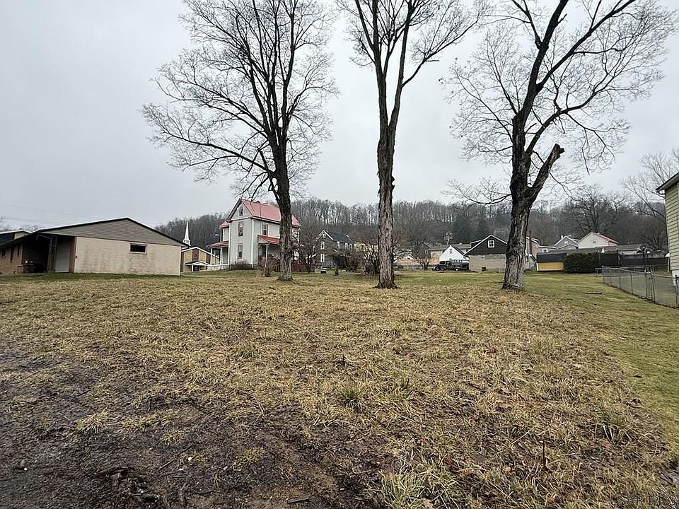 2nd image of 159R Derby St