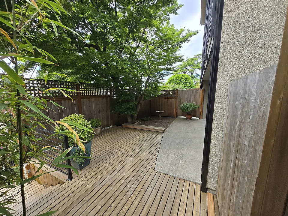 Private courtyard