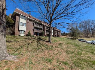 1575 Creekside Rd APT A14, Whitehall, PA 18052