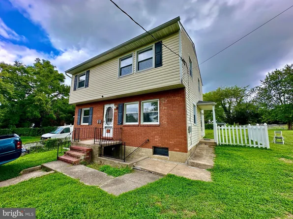 329 Riverside Dr, Essex, MD 21221