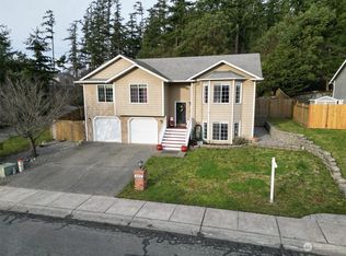 922 SW Eagle Vista Ave, Oak Harbor, WA
