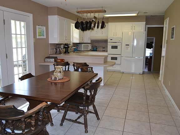 4th image of 9316 Hill Ln