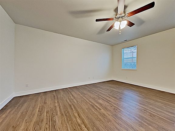 4th image of 6925 35th St NE