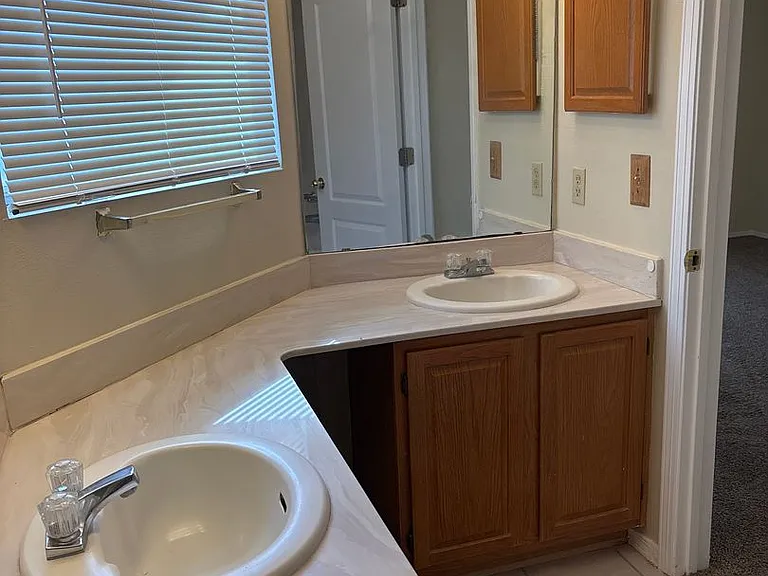 2341 Wheeler Peak Dr NE — Photo 15