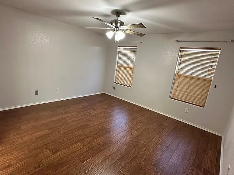 113 Park Ln E — Photo 8