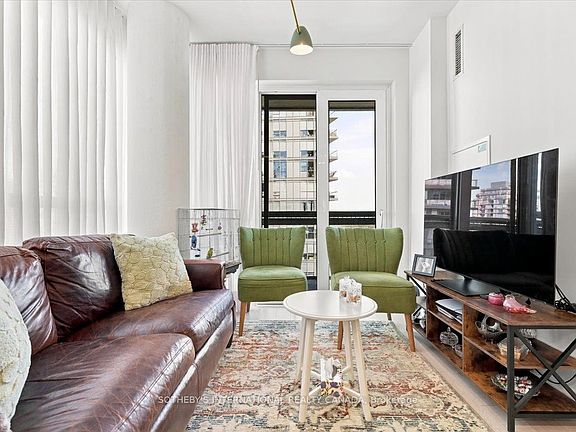 5th image of 39 Roehampton Ave #1808