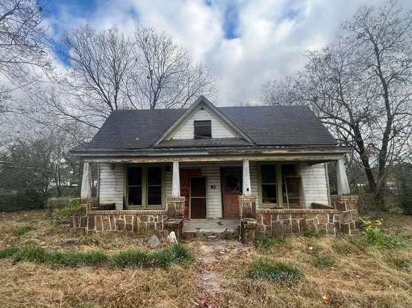 710 11th St, Mena, AR 71953