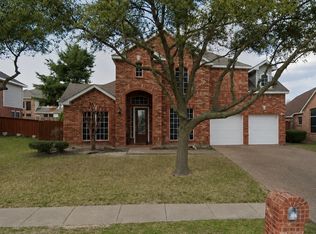 1005 Raspberry Ln, Desoto, TX 75115