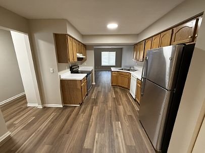 2nd image of 5405 Camelot Dr Unit 1-A