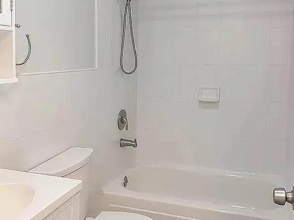 987 Halsey Street image 5 of 11