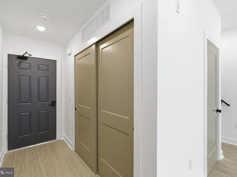 4021 Brown St #3 — Photo 14