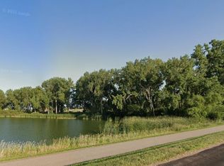 8 Marrs Beach Ln, Madison, SD 57042
