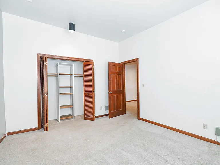 Barr Terrace Apartments — Photo 33