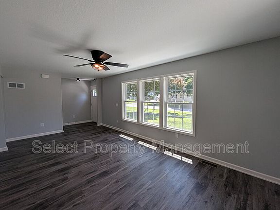 4th image of 920 Courtney Dr