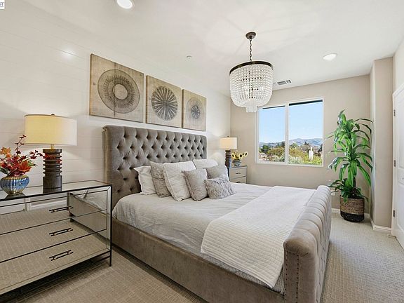 3rd image of 4119 Peralta Blvd