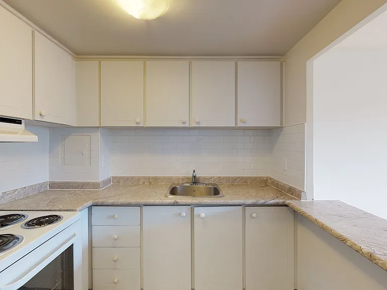 335 Maclaren St — Photo 22