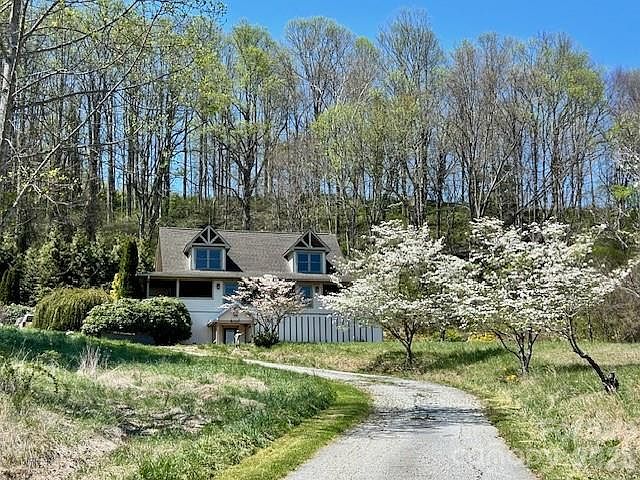 1st image of 330 Potts Dr
