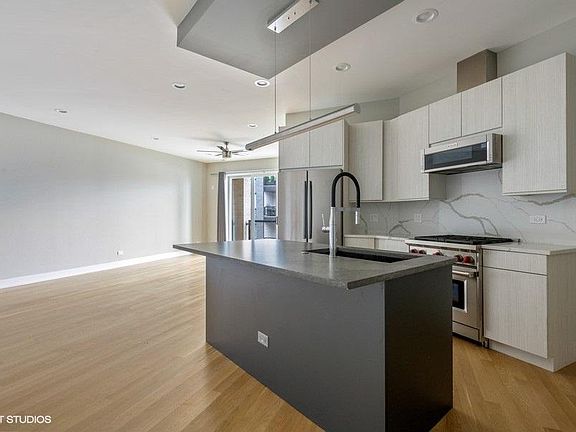 3rd image of 680 N Milwaukee Ave #505