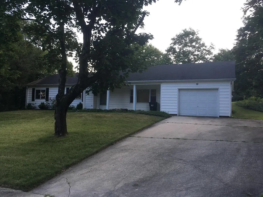 13 Albany Ave photo 1