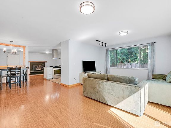 4th image of 40 Candace Road