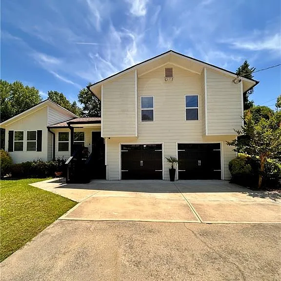 2134 Atkinson Ln — Photo 1