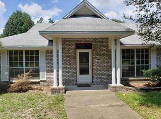 549 Long Lake Dr, Pensacola, FL 32506