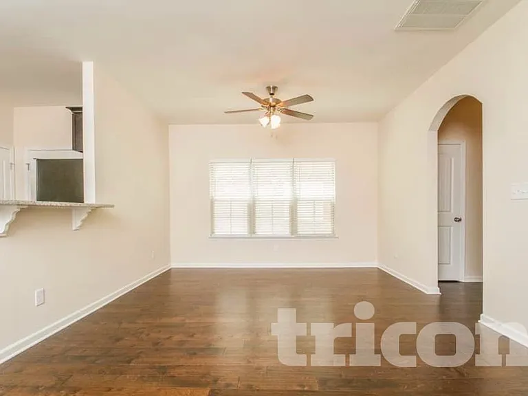 2153 Cason Ln — Photo 3