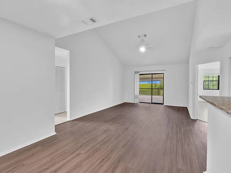11225 W Atlantic Blvd #306 — Photo 16