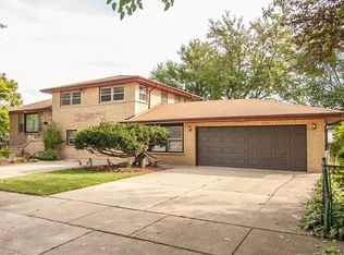 8025 Major Ave, Burbank, IL 60459