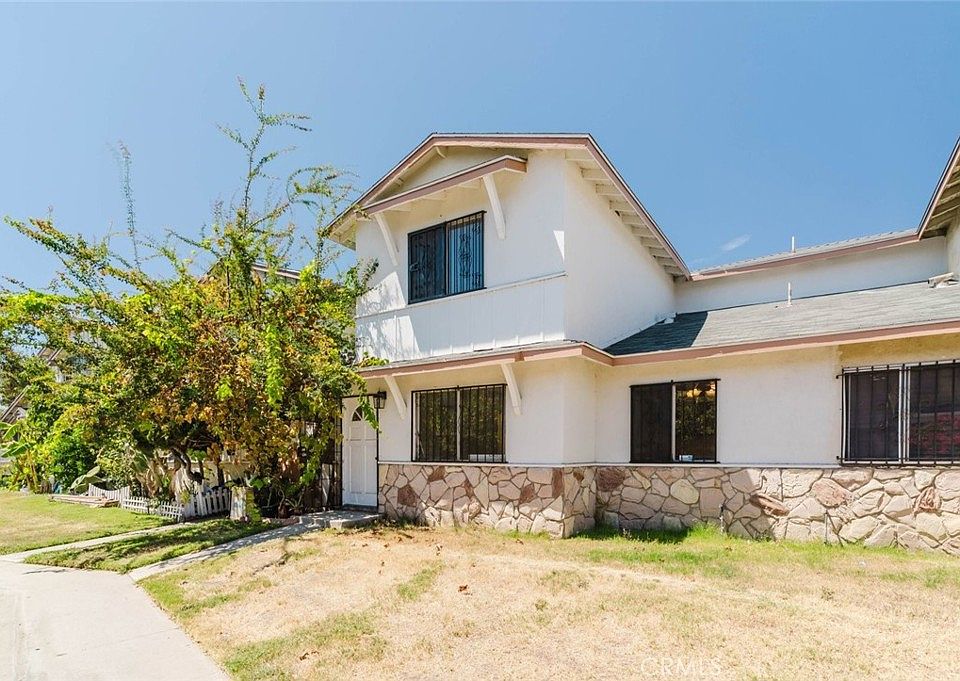 1st image of 7 Fiesta Ln