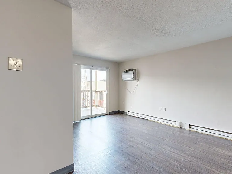 298 Meridian St #1 — Photo 5