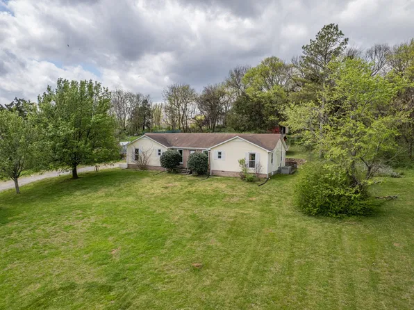 511 N Main St, Cornersville, TN 37047