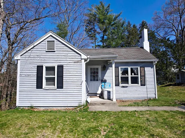 99 South Prospect Street, Putnam, CT 06260