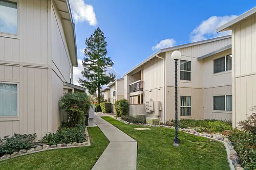 Clubside Apartments Photo 1 Clubside Apartments Photo 1