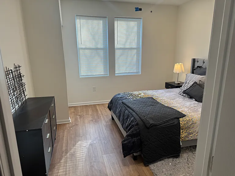 1727 E 33rd St #1 — Photo 39
