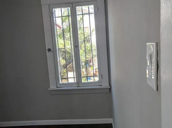 1640 E 49th St APT 2, Los Angeles, CA 90011