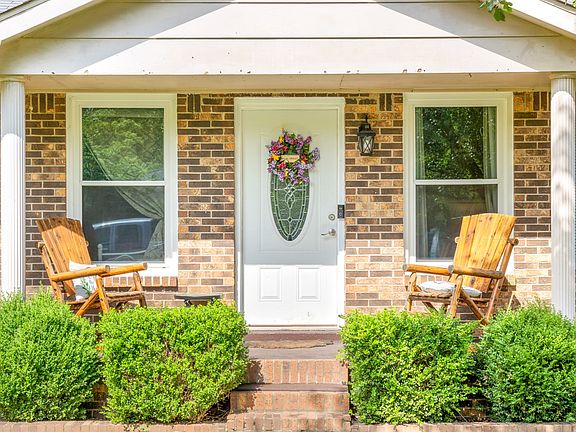 3rd image of 509 Rotary Hills Ct