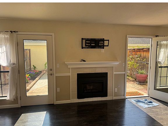 5th image of 965 E Foxhill Dr