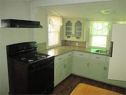 203 S Cravens St #1 — Photo 6
