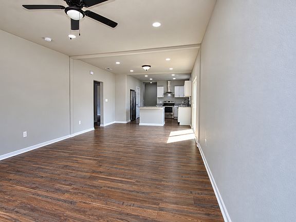 5th image of 3909 Cornelia St
