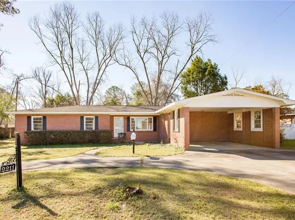 2211 Sunnyside Dr, Waycross, GA 31501
