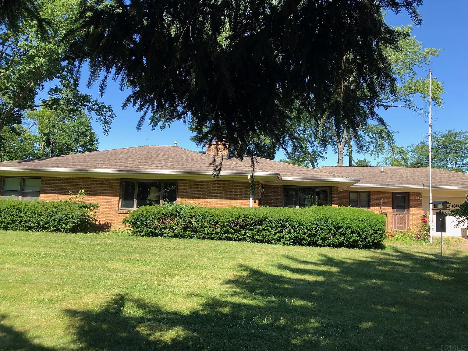 1903 N Hawthorne Rd photo 1