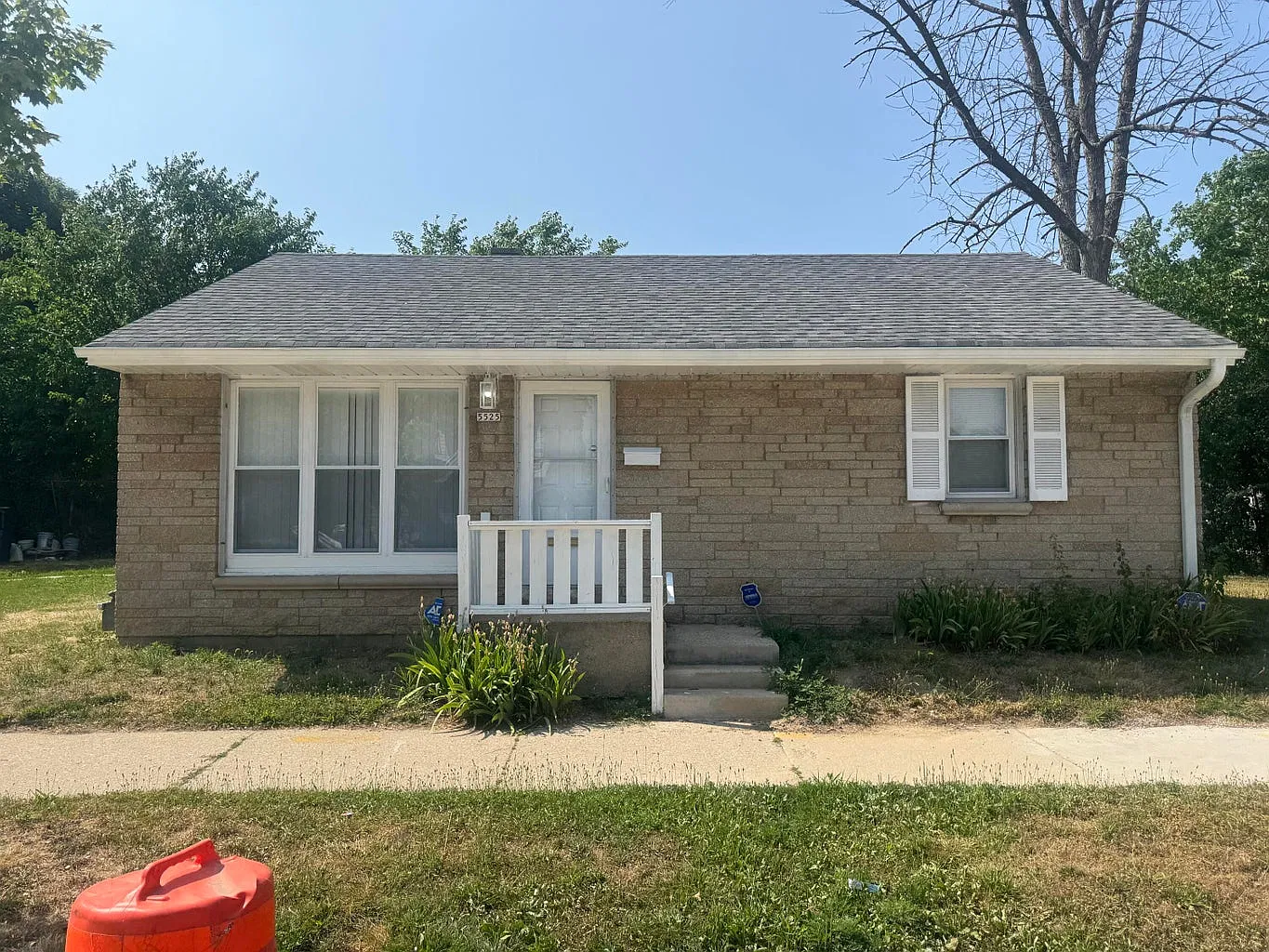 4 bed, 1400 sqft, $2,395 — Photo 2